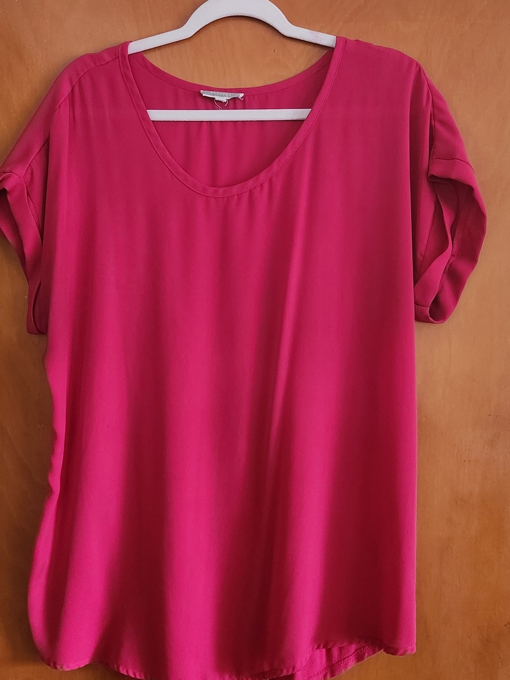 Pleione Scoop Neck Short Sleeve Top in Fuchsia
